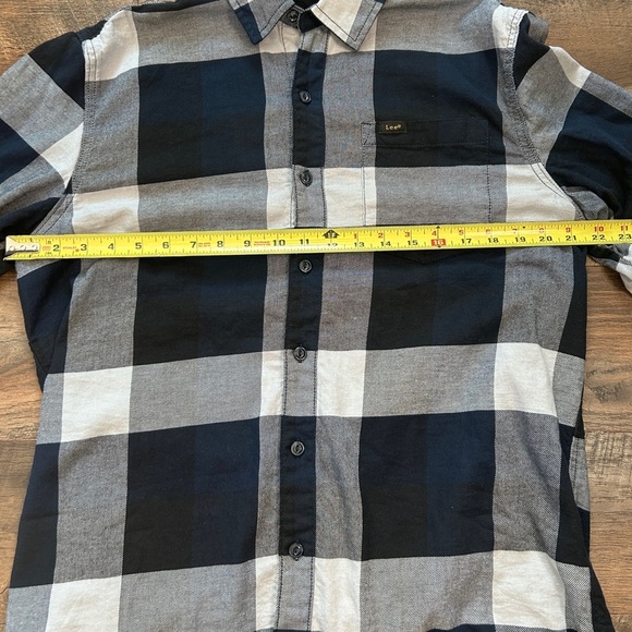 Lee Plaid Button Down Men’s Large NWOT - Picture 8 of 11